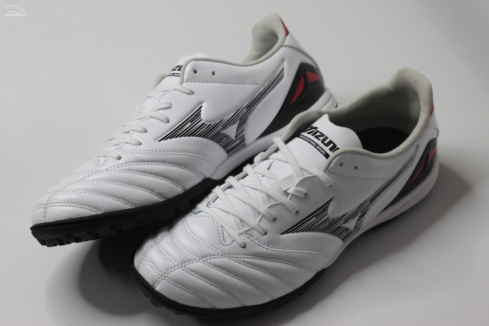 Giày bóng đá Mizuno Morelia Neo 4 Pro AS TF màu trắng P1GD233409