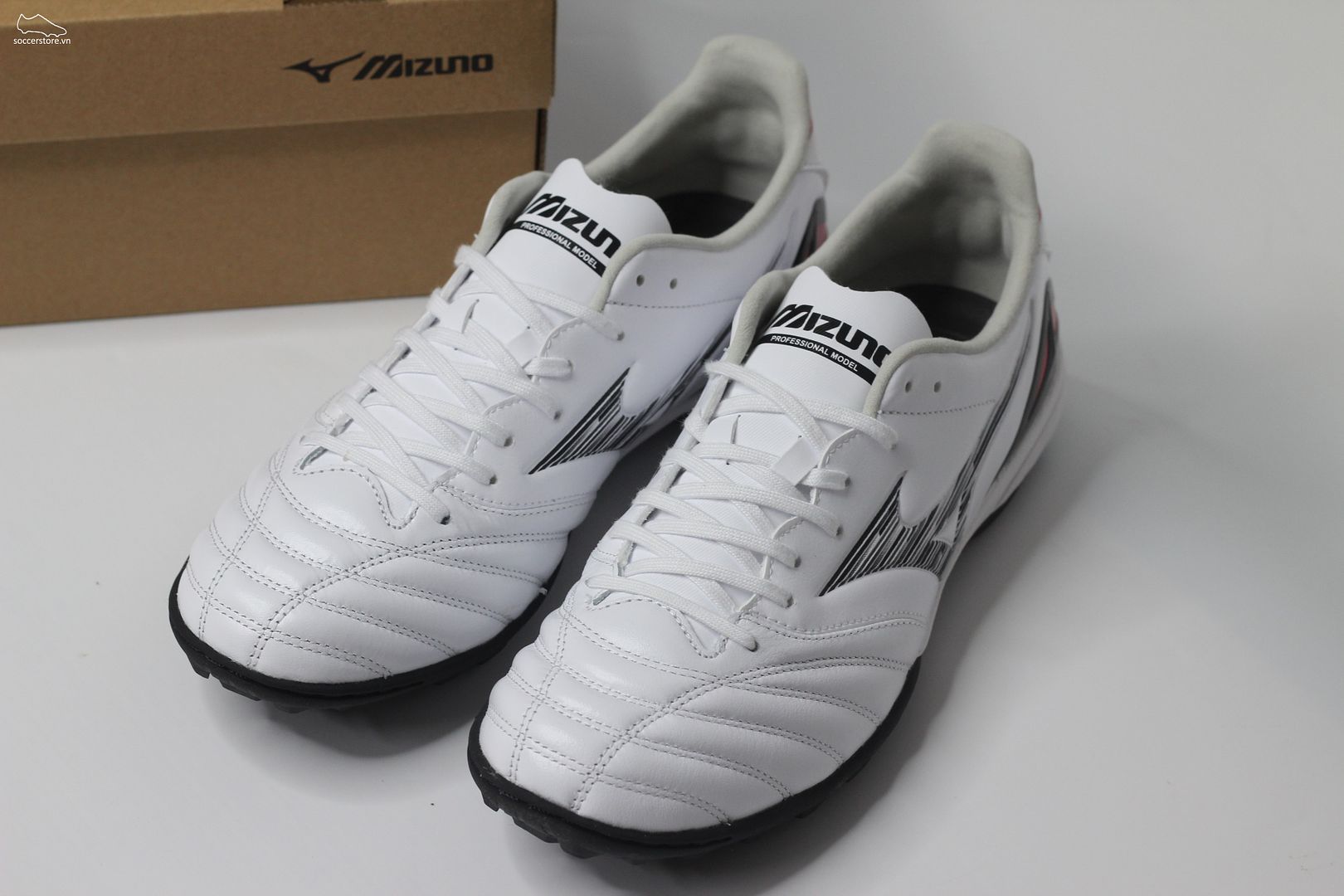 Giày bóng đá Mizuno Morelia Neo 4 Pro AS TF màu trắng P1GD233409