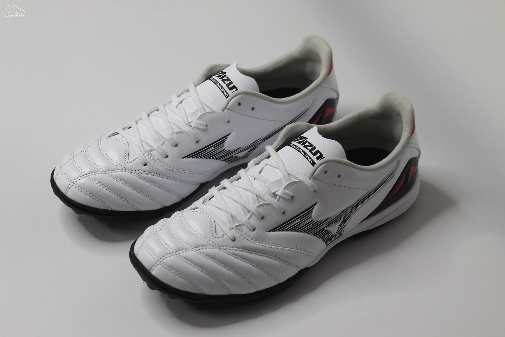 Giày bóng đá Mizuno Morelia Neo 4 Pro AS TF màu trắng P1GD233409