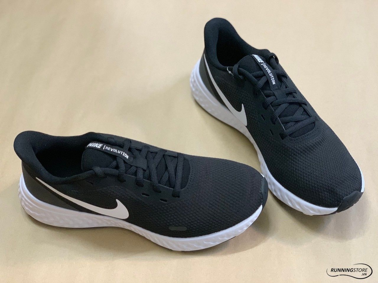 Nike Revolution 5 Wide - BQ6714-003