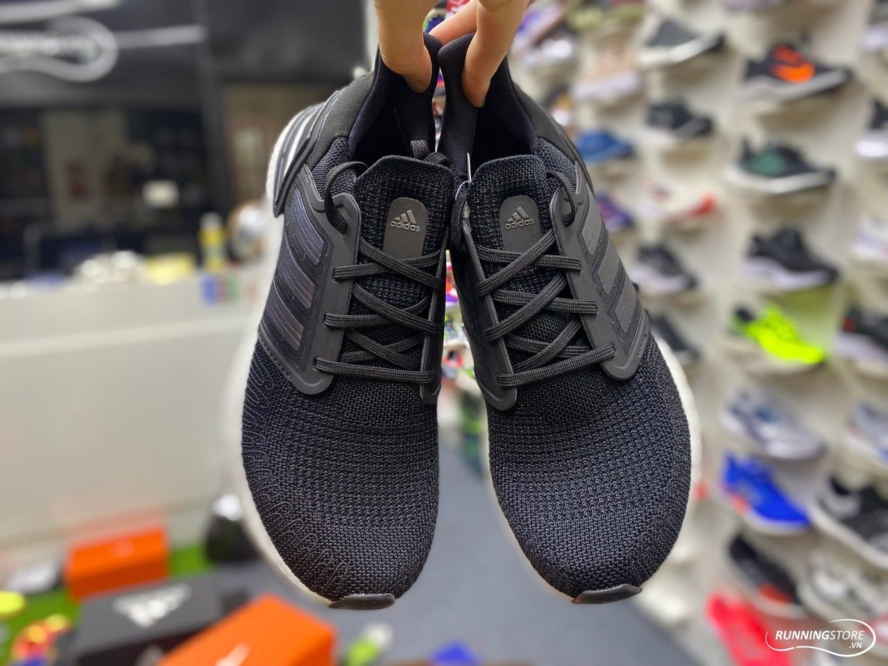 Giày Solar Boost 19 Vs Ultra Boost 20 Adidas Ultraboost 20 Core