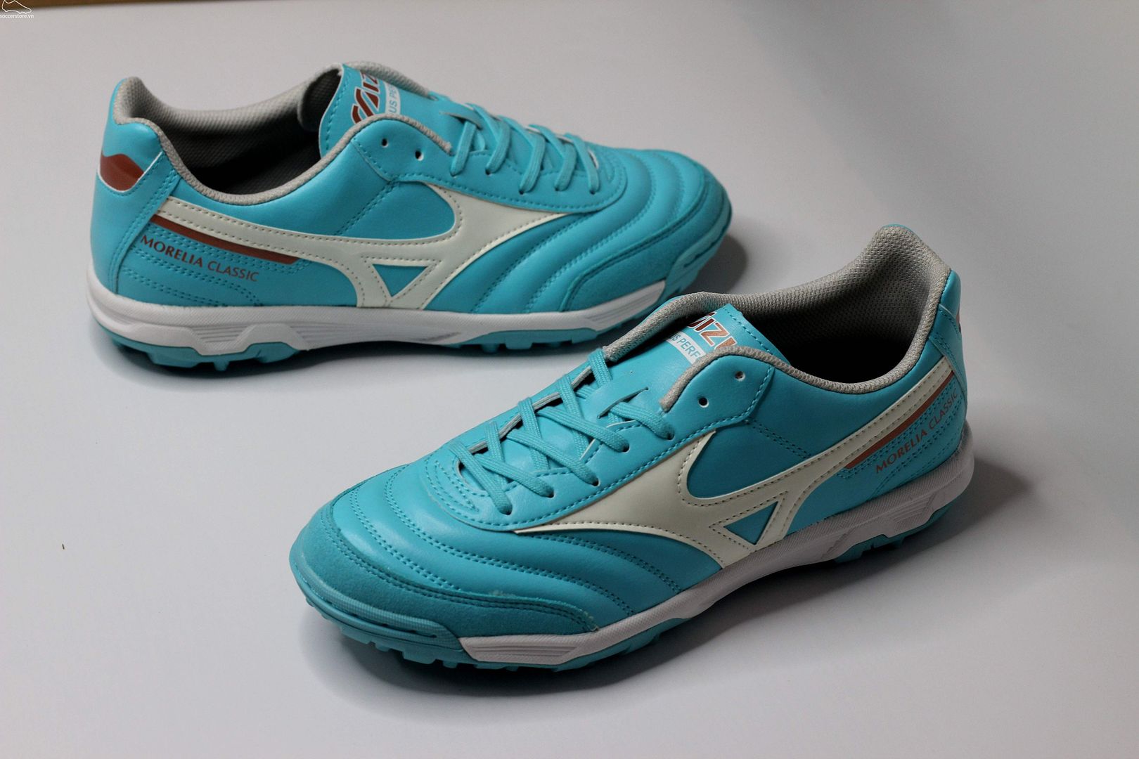 Giày bóng đá Mizuno Morelia Sala Classic TF màu xanh ngọc trắng - Q1GB230225