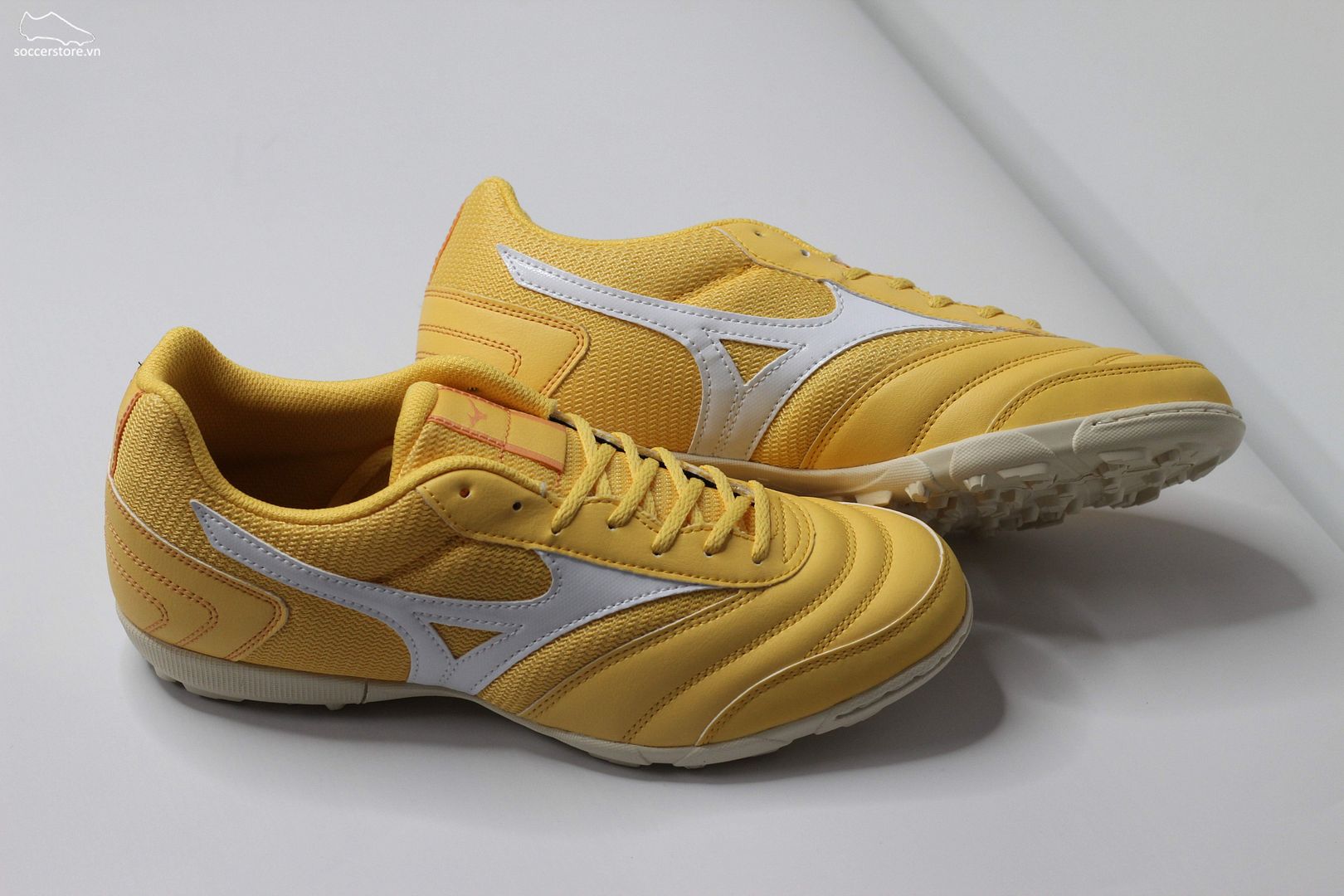 Mizuno Morelia Sala Club TF màu vàng cúc vạn thọ Q1GB230372