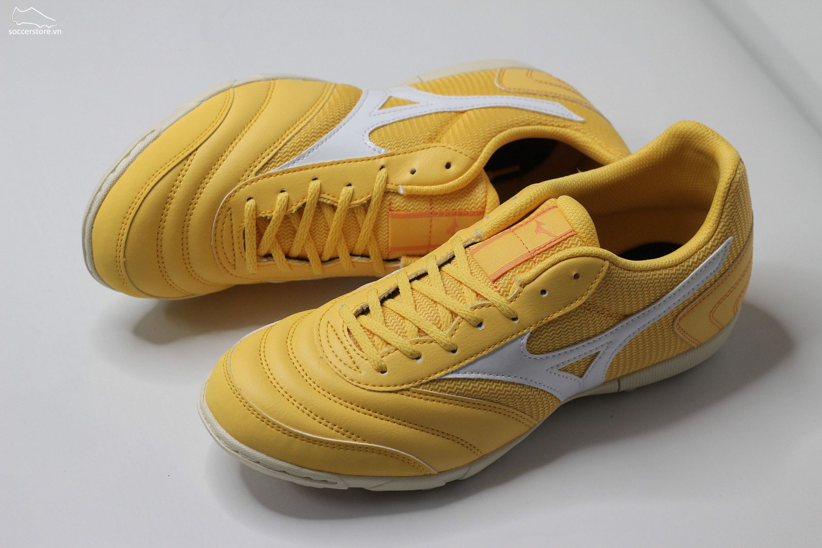 Mizuno Morelia Sala Club TF màu vàng cúc vạn thọ Q1GB230372