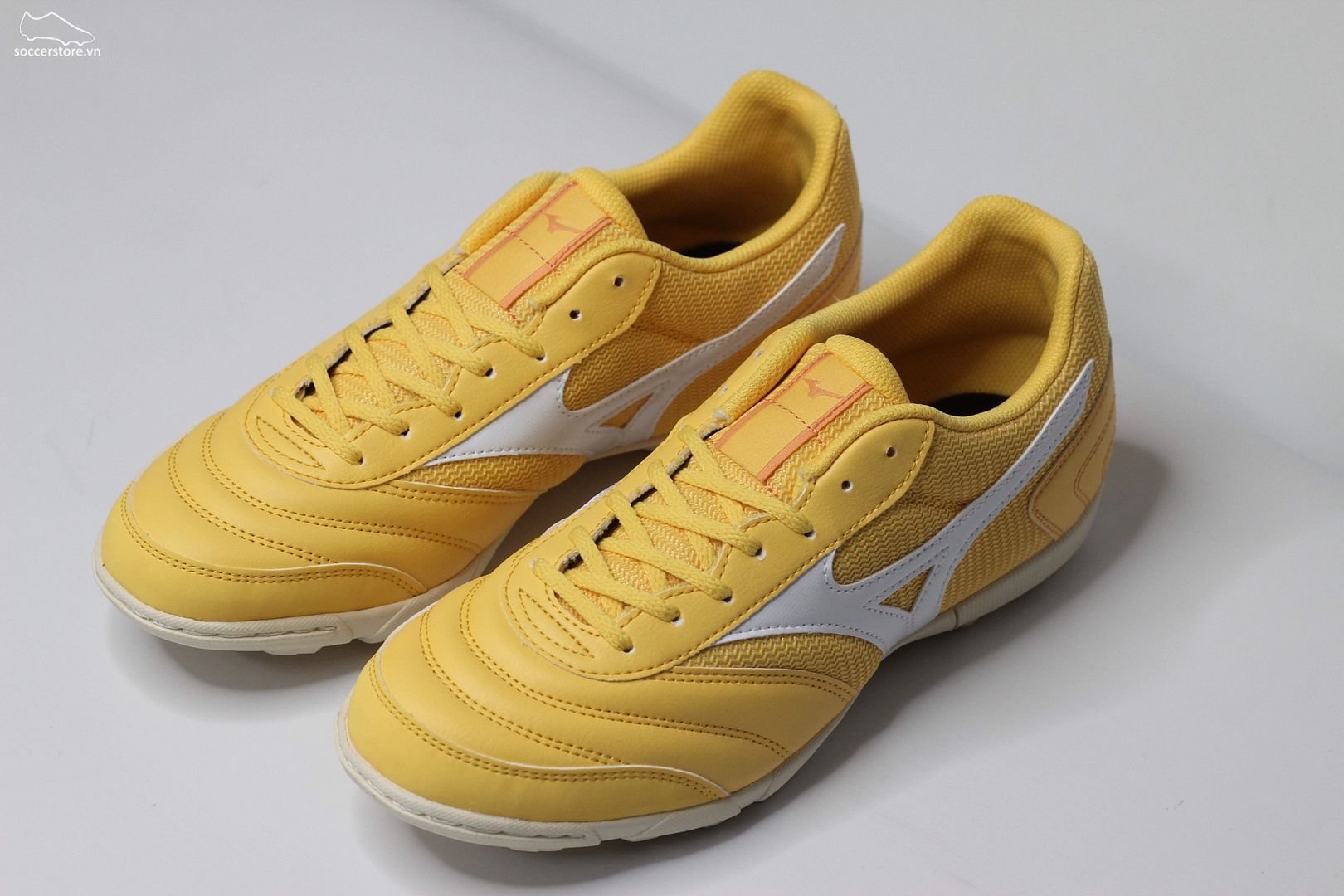 Mizuno Morelia Sala Club TF màu vàng cúc vạn thọ Q1GB230372
