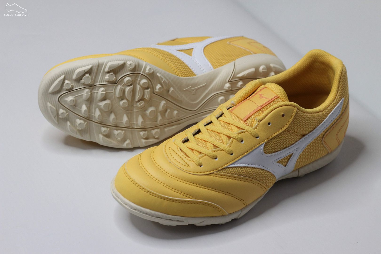 Mizuno Morelia Sala Club TF màu vàng cúc vạn thọ Q1GB230372