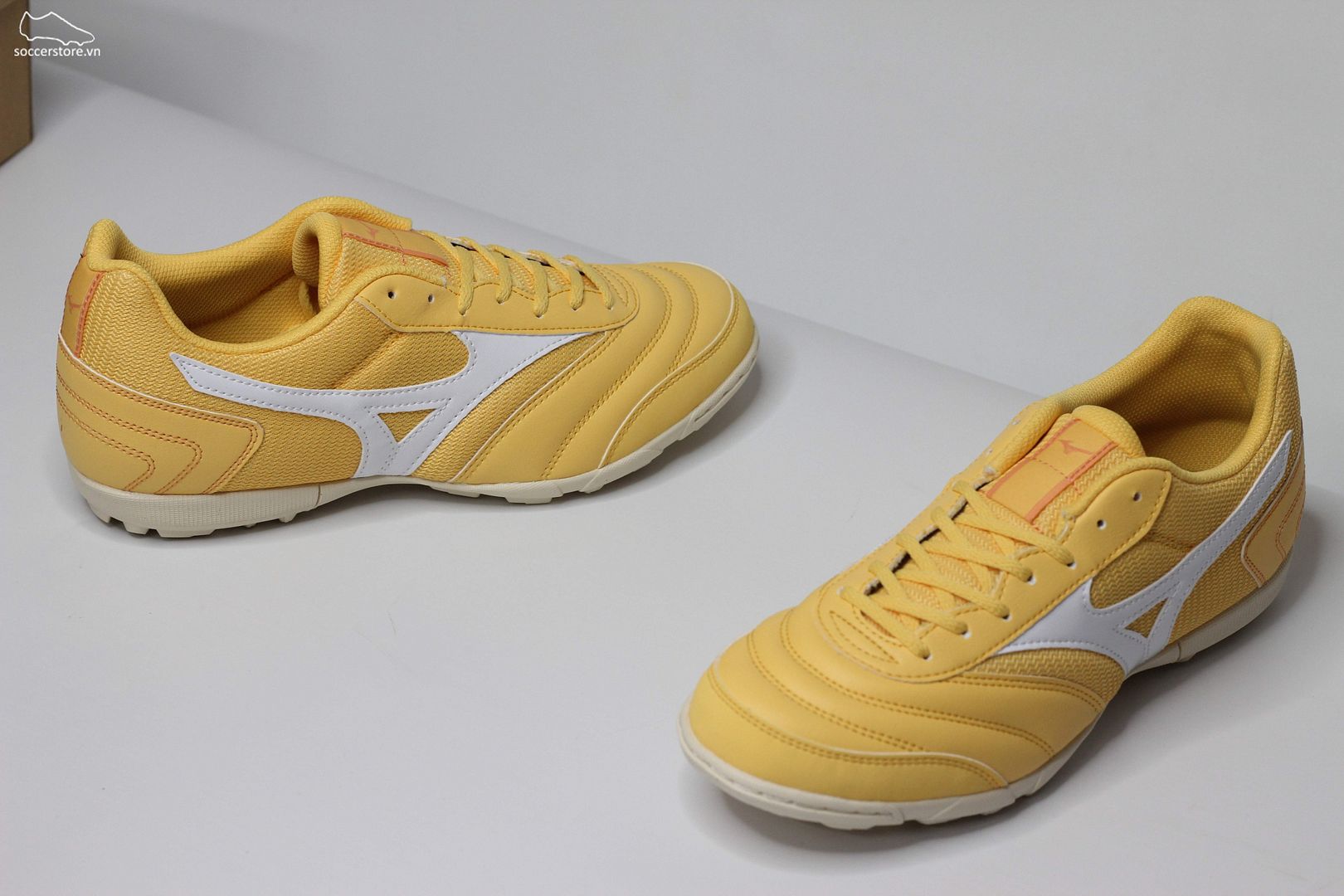 Mizuno Morelia Sala Club TF màu vàng cúc vạn thọ Q1GB230372