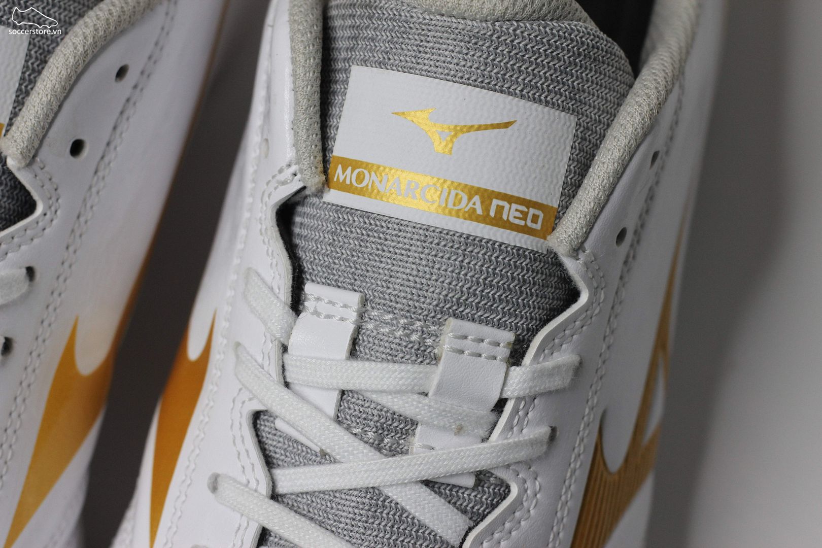 Mizuno Monarcida Neo Sala Pro TF màu trắng đồng Q1GB232152