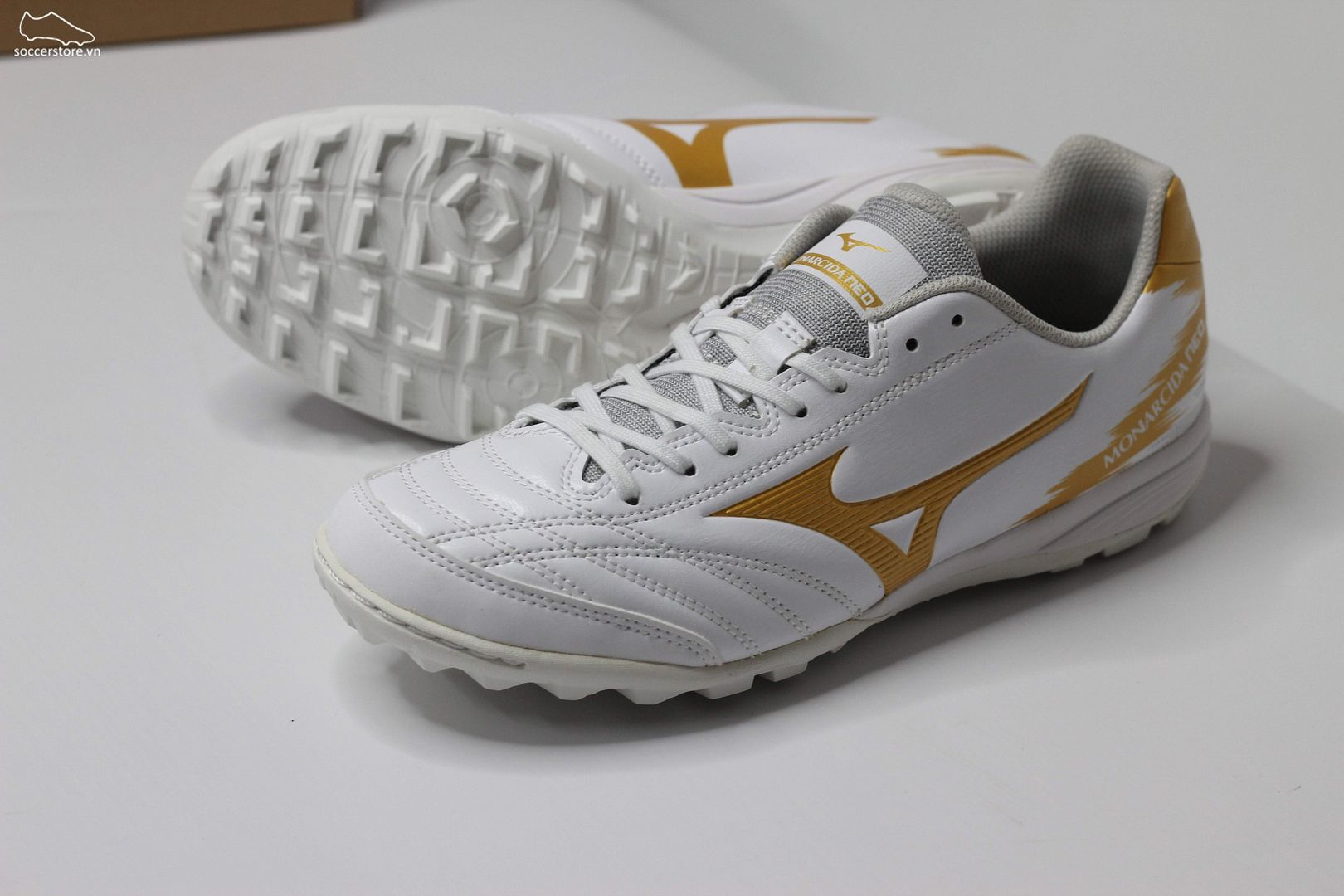 Mizuno Monarcida Neo Sala Pro TF màu trắng đồng Q1GB232152