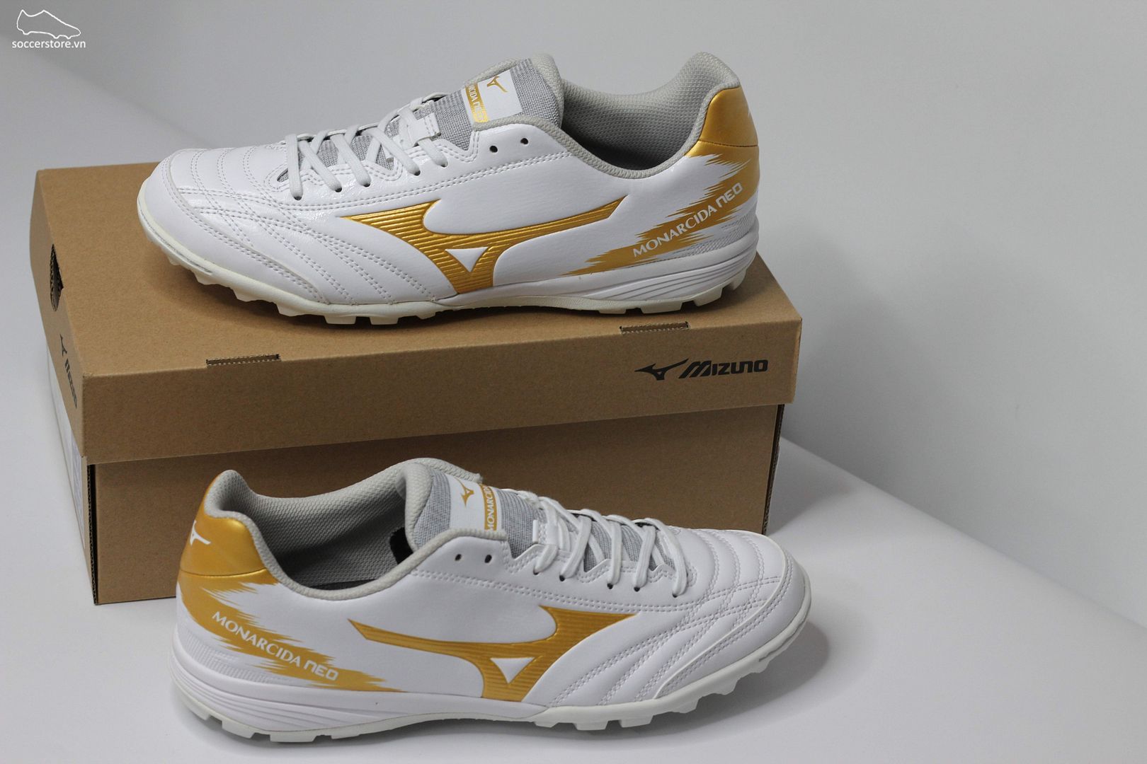 Mizuno Monarcida Neo Sala Pro TF màu trắng đồng Q1GB232152