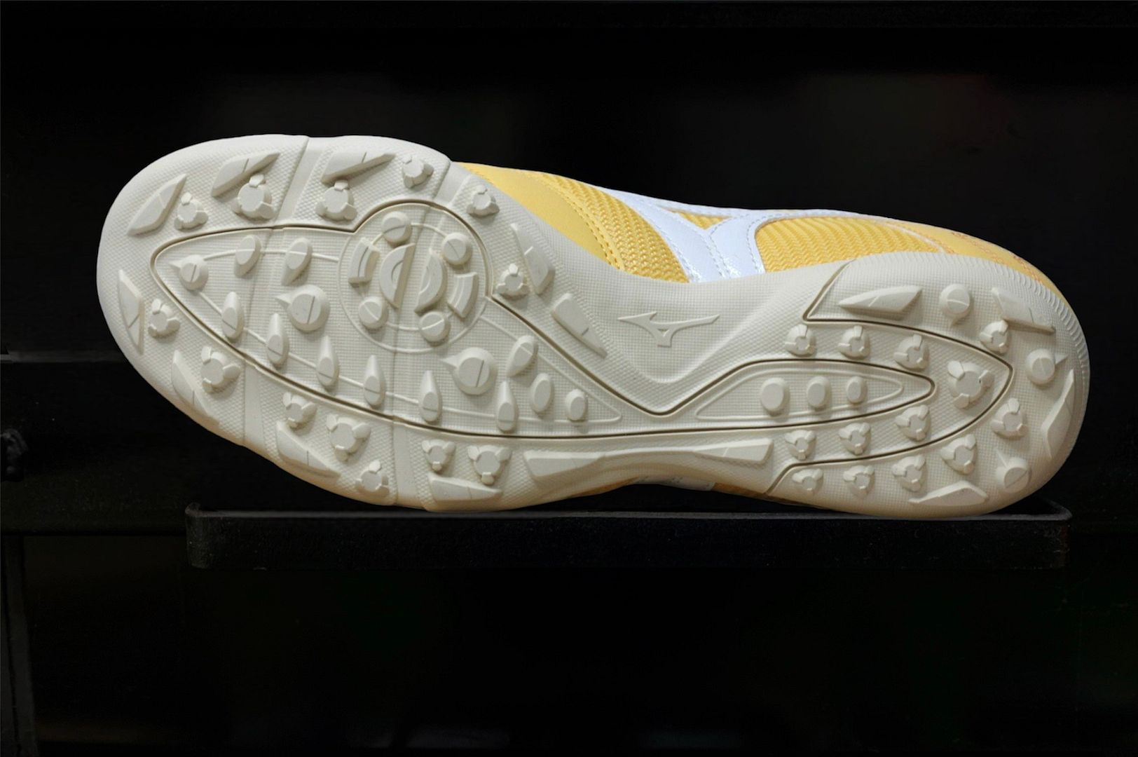 Mizuno Morelia Sala Club TF màu vàng cúc vạn thọ Q1GB230372