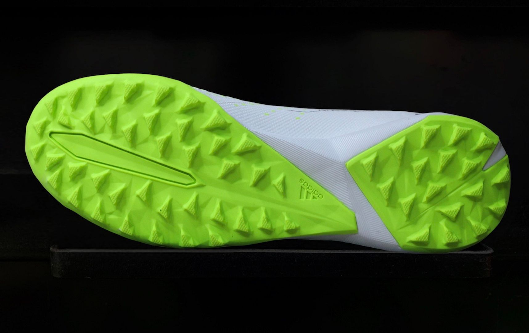 Adidas Predator Accuracy .3 TF Crazyrush pack màu trắng đế xanh GZ0004