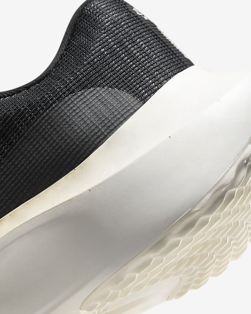 Nike Zoom Fly 5- Black/ Sail/ Metallic Gold Grain- DM8968-002