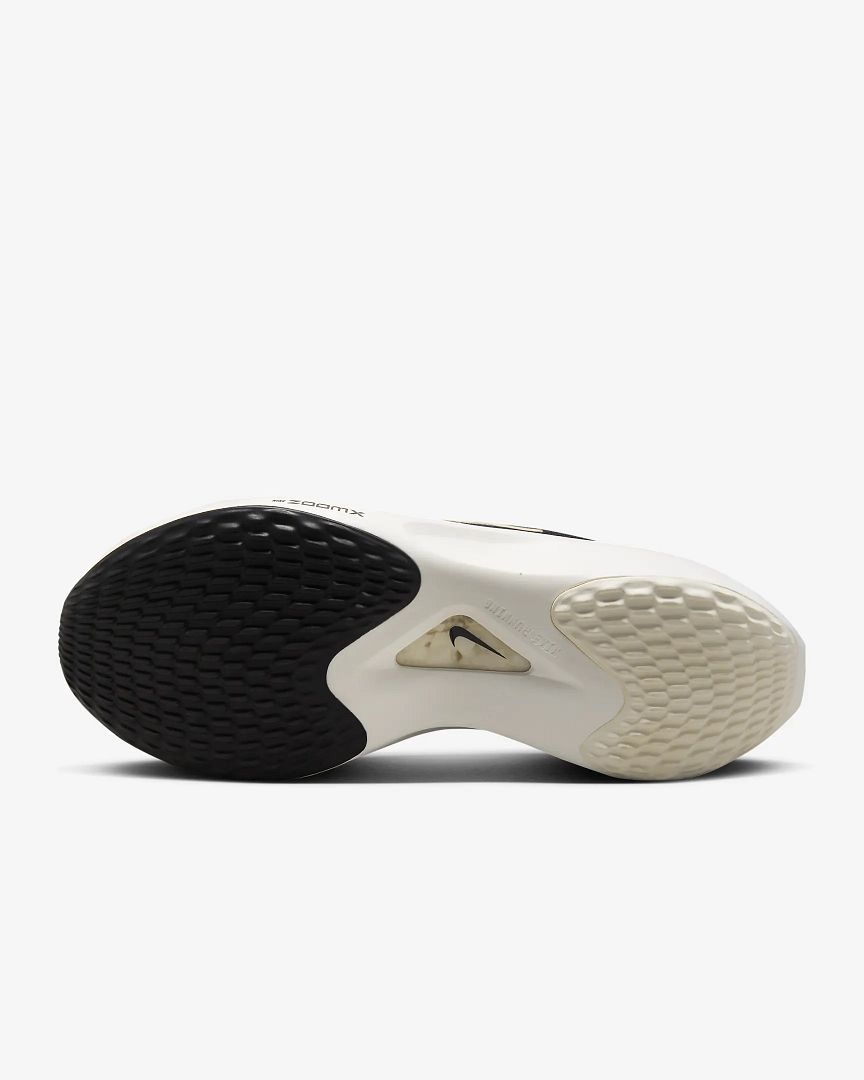 Nike Zoom Fly 5- Black/ Sail/ Metallic Gold Grain- DM8968-002