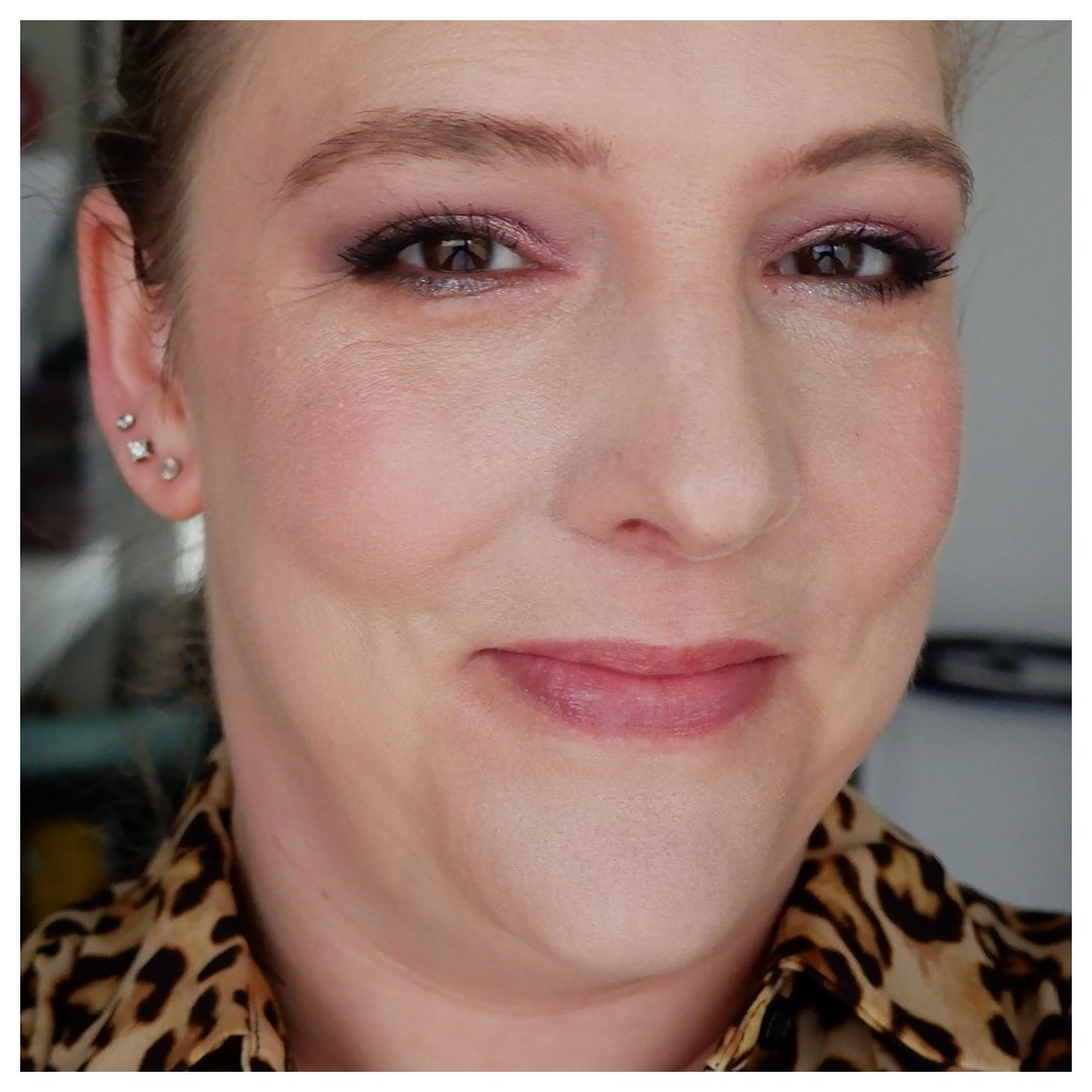 essence the super balm lip balm review swatch drugstore makeup look application essence the super balm lip balm review swatch drugstore makeup look application
