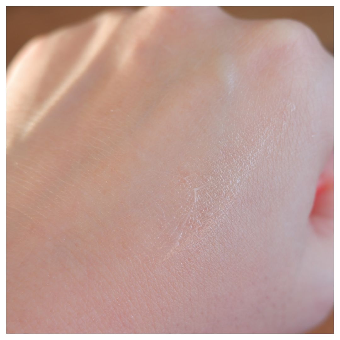 FLOATING IN DREAMS Reviews . Makeup . Fashion . everyday beauty made