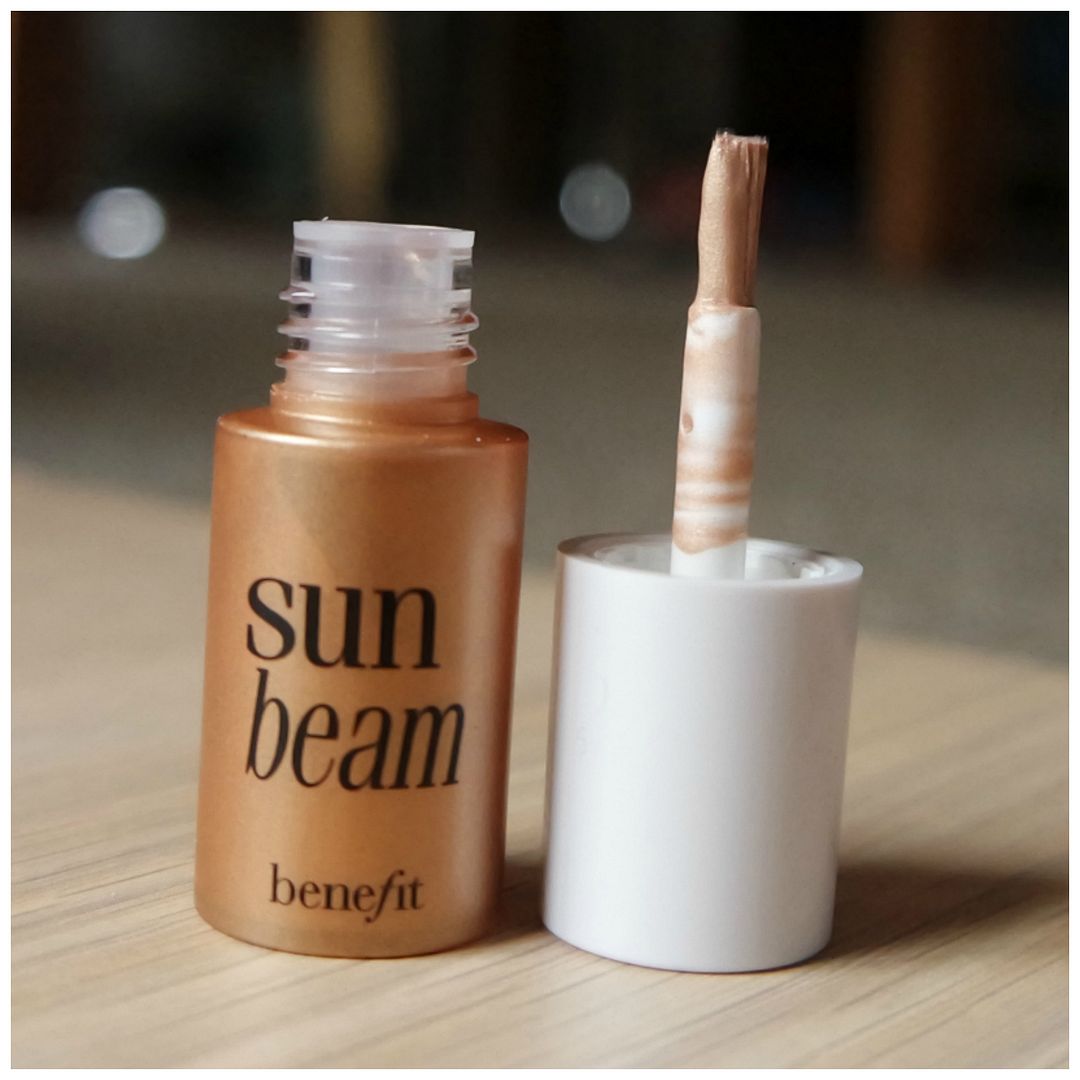 Benefit highligher mini review swatch makeup look sunbeam highbeam watts up Benefit highligher mini review swatch makeup look sunbeam highbeam watts up