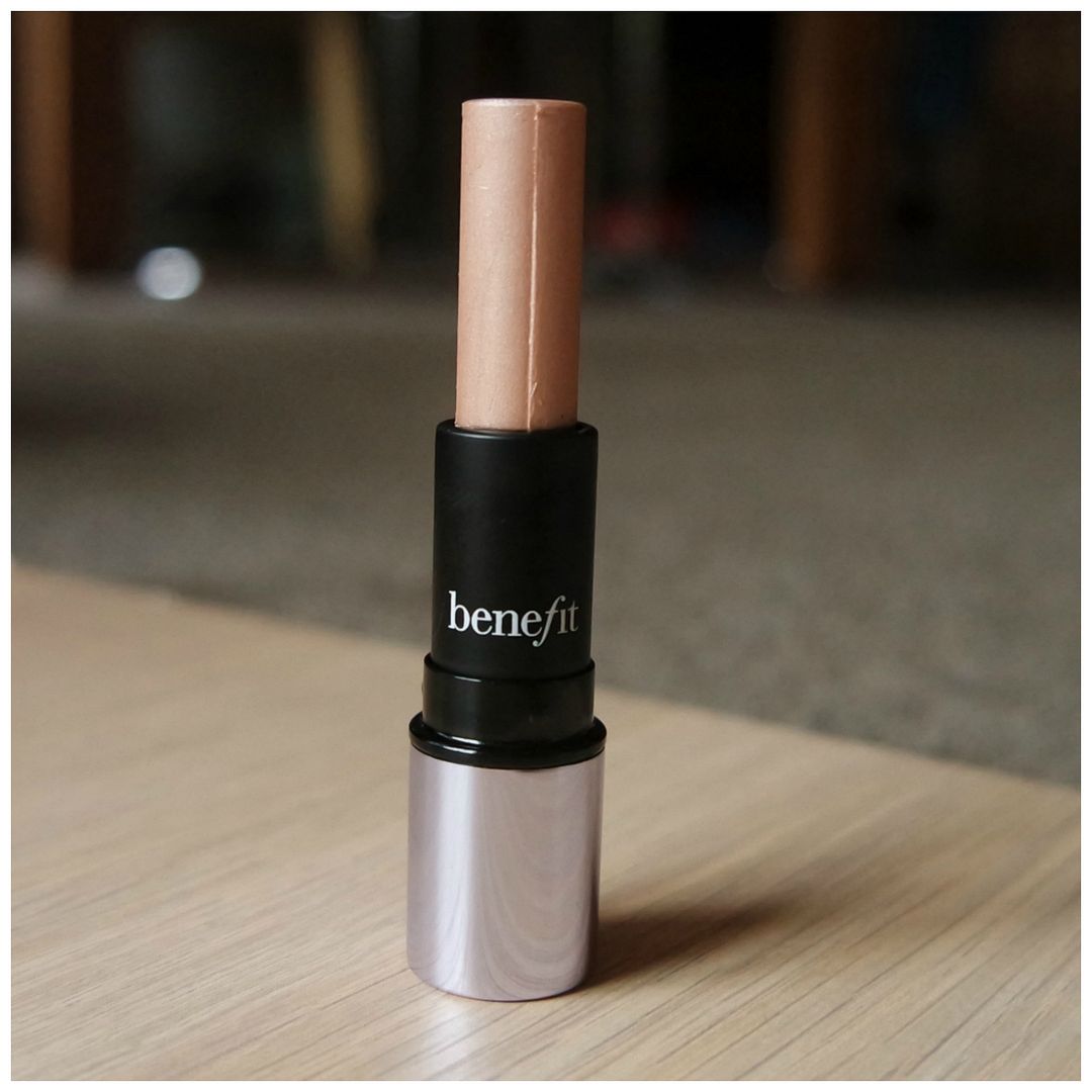 Benefit highligher mini review swatch makeup look sunbeam highbeam watts up Benefit highligher mini review swatch makeup look sunbeam highbeam watts up