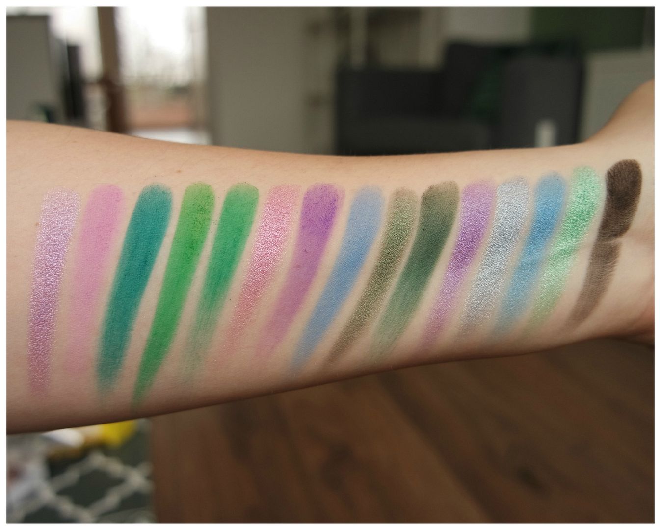 blush tribe hasina 2 eyeshadow palette review swatch makeup look look 3 looks 1 palette fair skin blush tribe hasina 2 eyeshadow palette review swatch makeup look look 3 looks 1 palette fair skin