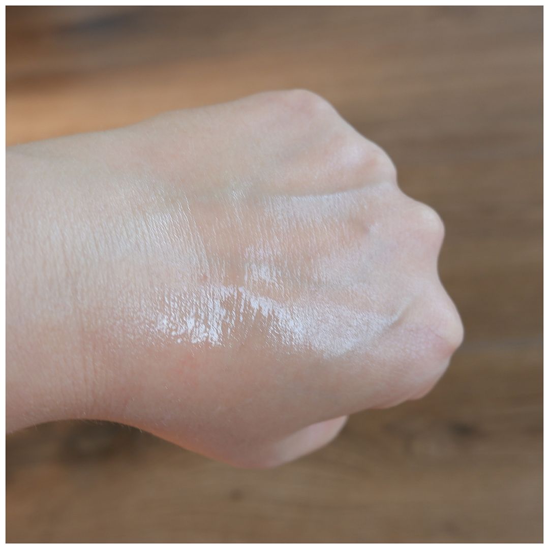 catrice shake fix and glow setting spray fixing spray makeup review swatch fair skin dry skin catrice shake fix and glow setting spray fixing spray makeup review swatch fair skin dry skin