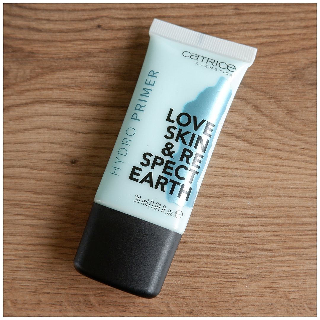 FLOATING IN DREAMS Reviews . Makeup . Fashion . everyday beauty made