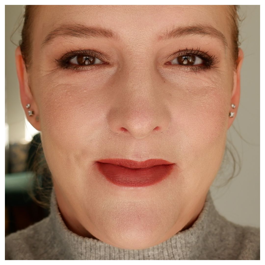 catrice invisible cover foundation review swatch makeup look application 015W fair skin drugstore dry skin full coverage
