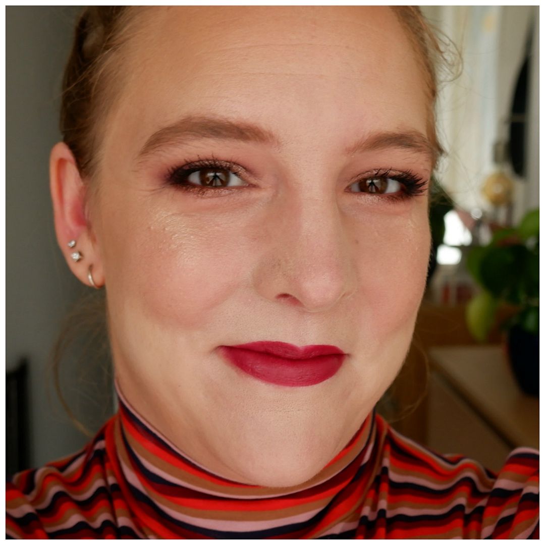 catrice more than highlighter review swatch makeup look fair skin 010 ultimate platinum glaze catrice more than highlighter review swatch makeup look fair skin 010 ultimate platinum glaze