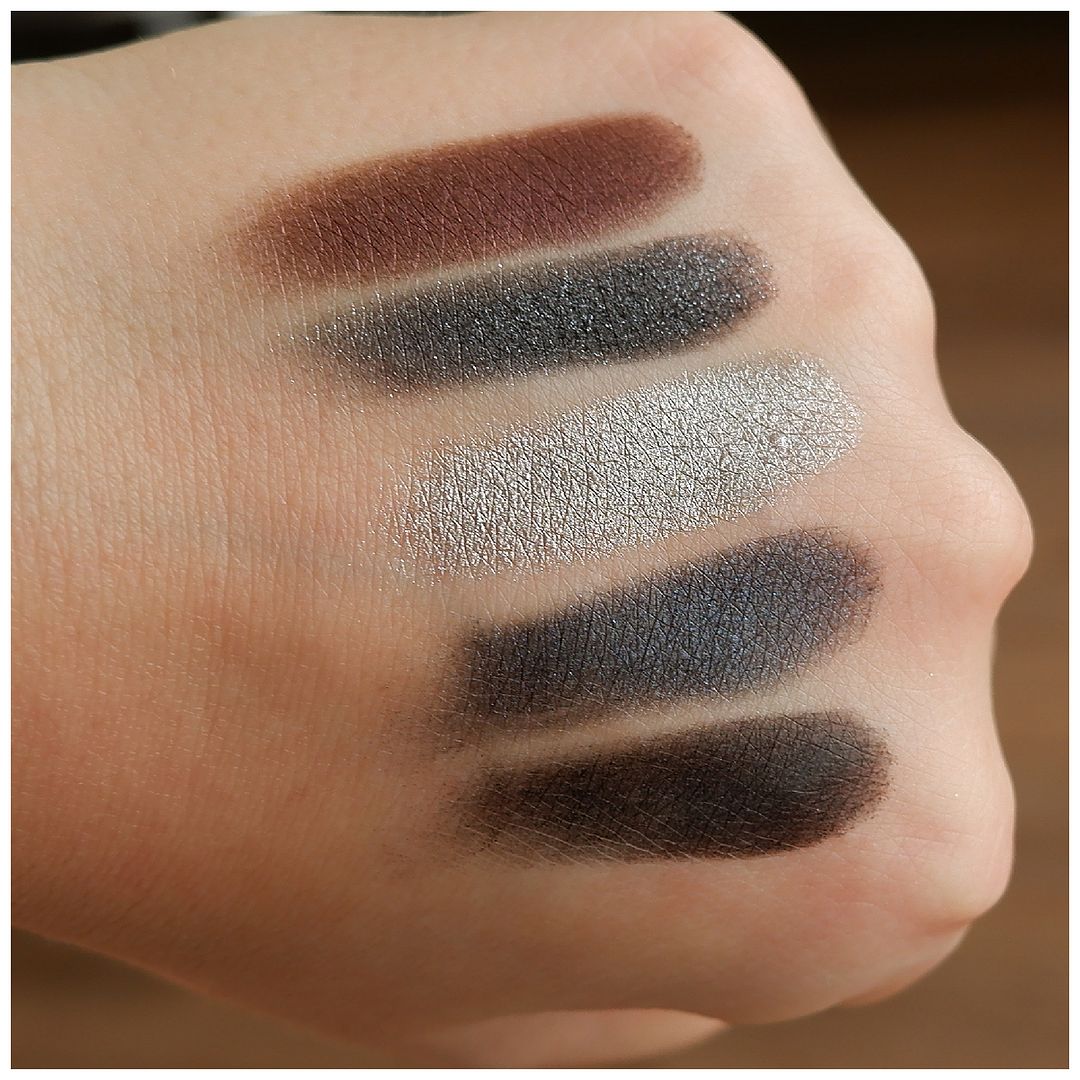 dior golden nights holiday 2020 limited edition 089 black night collection eyeshadow palette review swatch makeup look dior golden nights holiday 2020 limited edition 089 black night collection eyeshadow palette review swatch makeup look