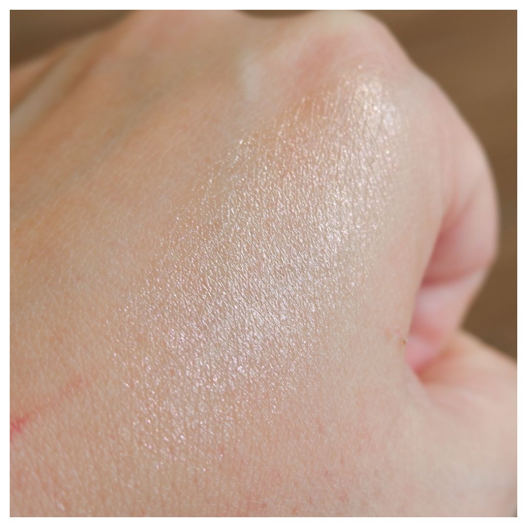 essence baby got holo highlighter review swatch makeup look application drugstore fair skin