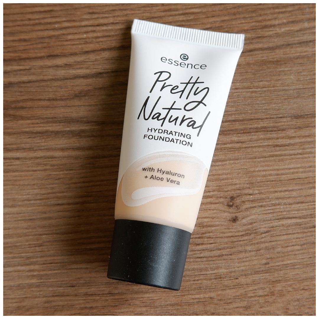 Essence pretty natural foundation review swatch application 020 neutral alabaster fair skin dry skin Essence pretty natural foundation review swatch application 020 neutral alabaster fair skin dry skin