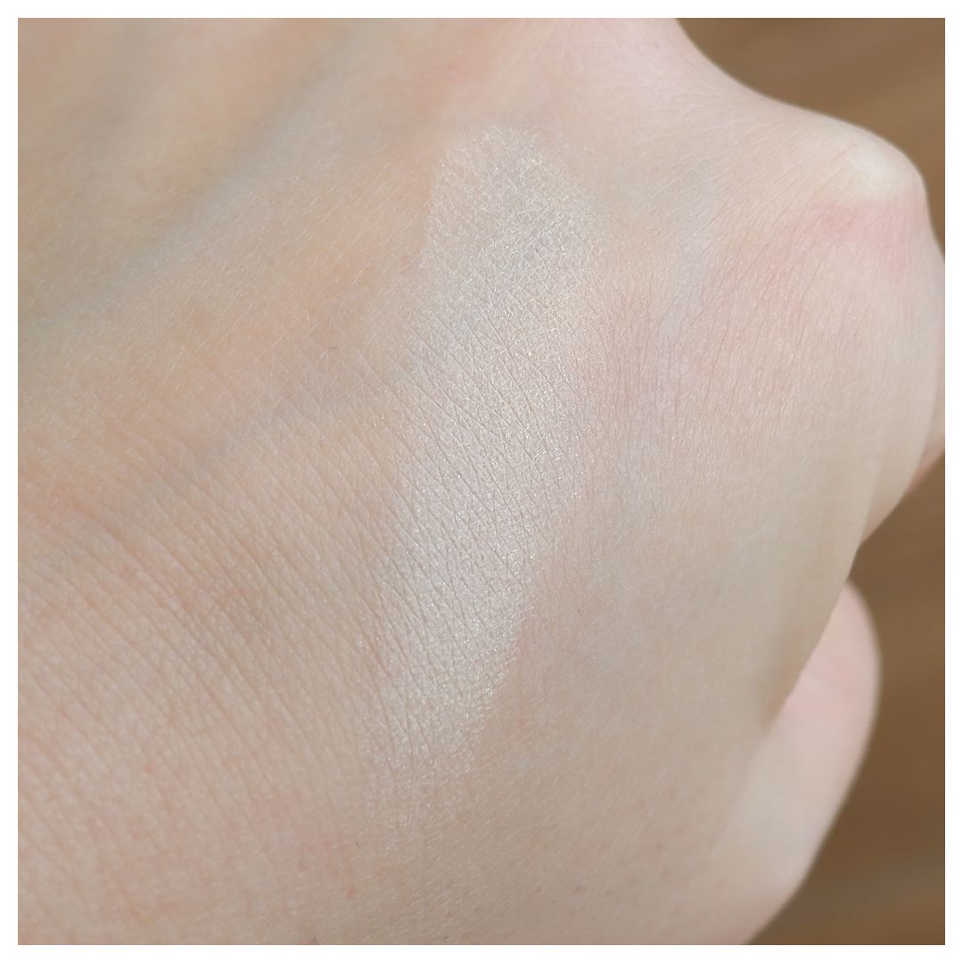 etude house secret beam powder pact n02 light pearl beige review swatch makeup look application k-beauty drugstore affordable fair skin