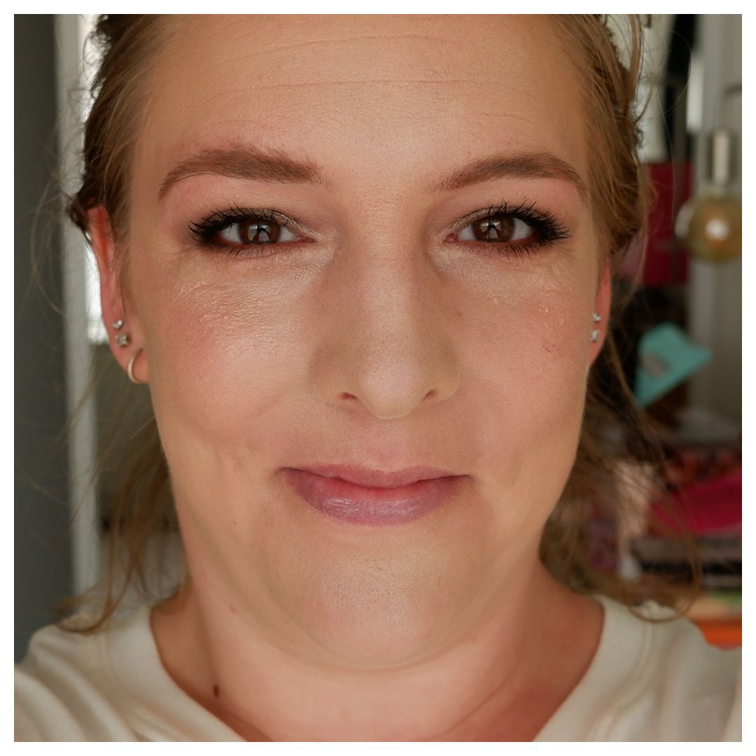 etude house secret beam powder pact n02 light pearl beige review swatch makeup look application k-beauty drugstore affordable fair skin etude house secret beam powder pact n02 light pearl beige review swatch makeup look application k-beauty drugstore affordable fair skin