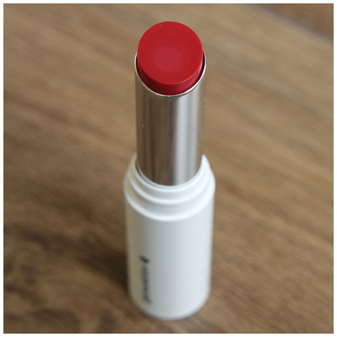 Glossier Generation G lipstick crush review swatch makeup look fair skin Glossier Generation G lipstick crush review swatch makeup look fair skin
