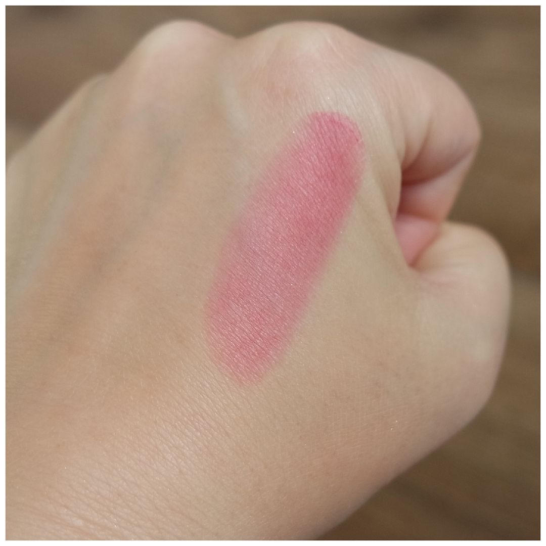 Glossier Generation G lipstick crush review swatch makeup look fair skin Glossier Generation G lipstick crush review swatch makeup look fair skin