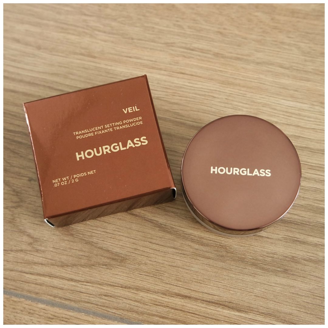 hourglass veil mineral translucent setting powder review swatch makeup look fair skin hourglass veil mineral translucent setting powder review swatch makeup look fair skin