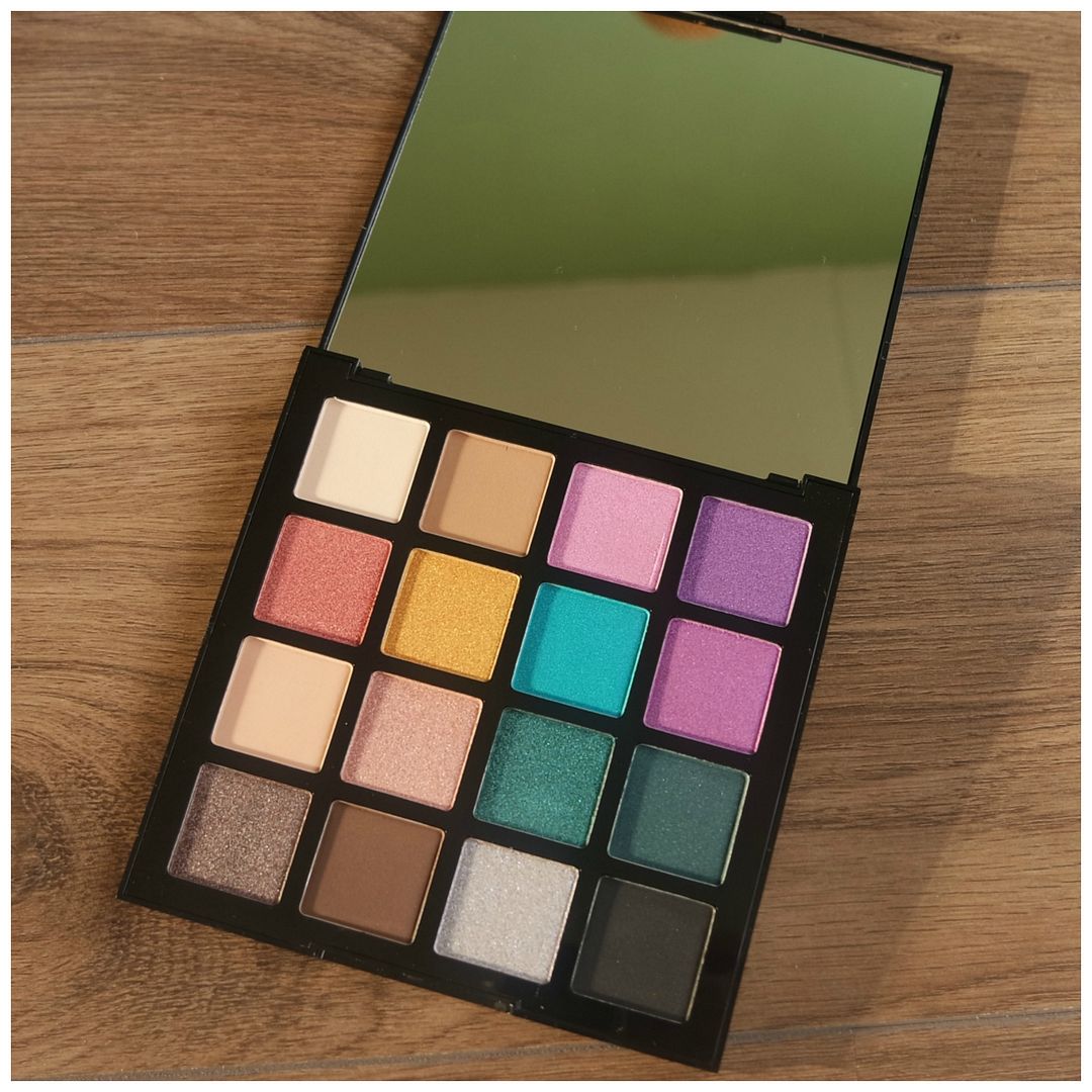 la girl haute haute heat eyeshadow palette review swatch makeup look 3 looks 1 palette fair skin la girl haute haute heat eyeshadow palette review swatch makeup look 3 looks 1 palette fair skin