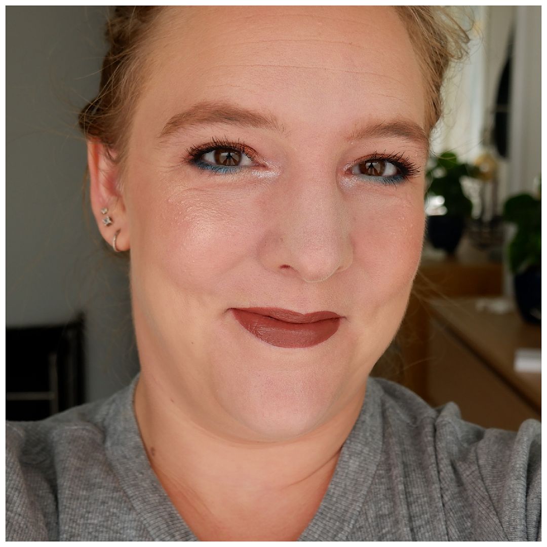 melt digital dust morning star highlighter review swatch makeup look melt digital dust morning star highlighter review swatch makeup look