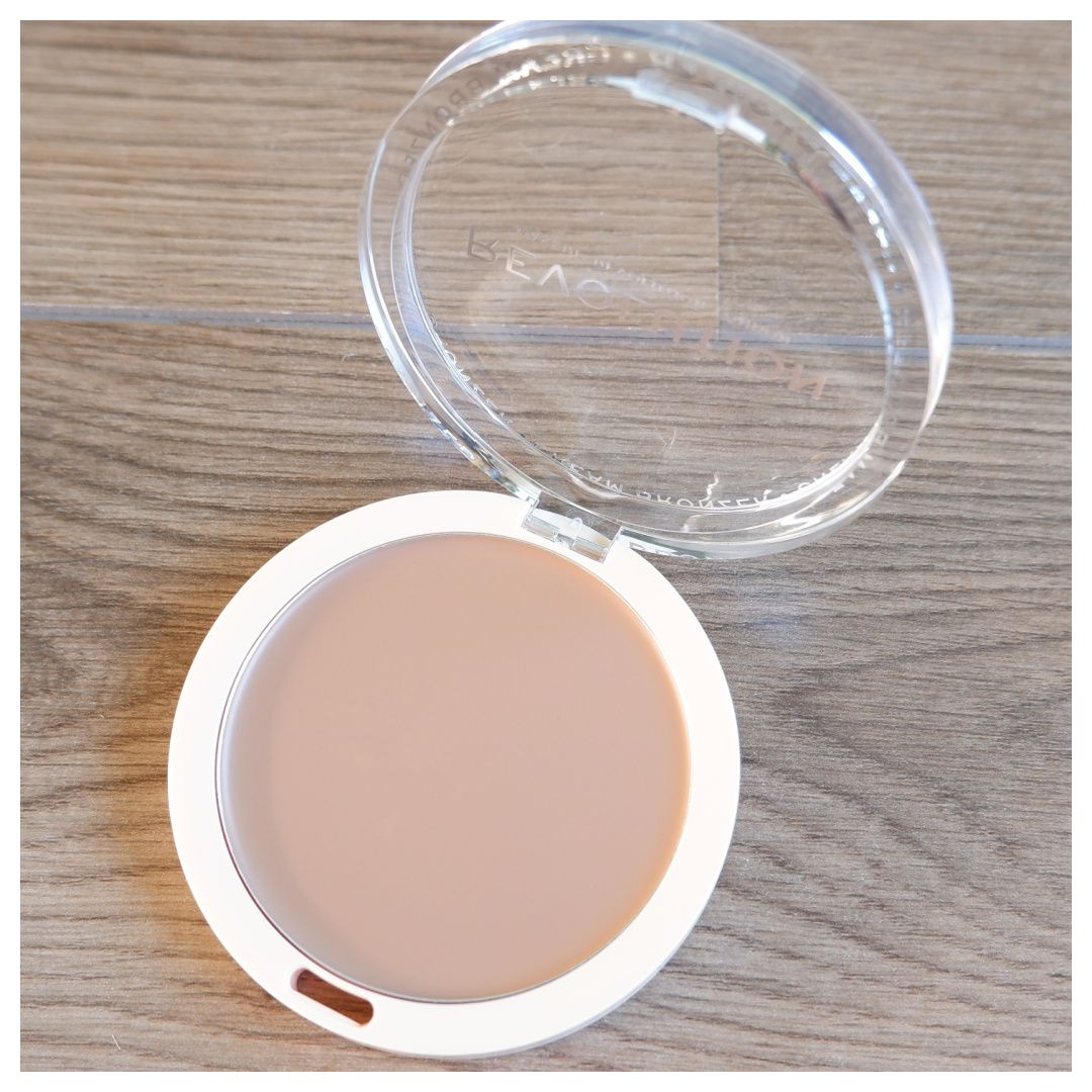make up revolution ultra cream bronzer light review swatch makeup look application drugstore fair skin make up revolution ultra cream bronzer light review swatch makeup look application drugstore fair skin