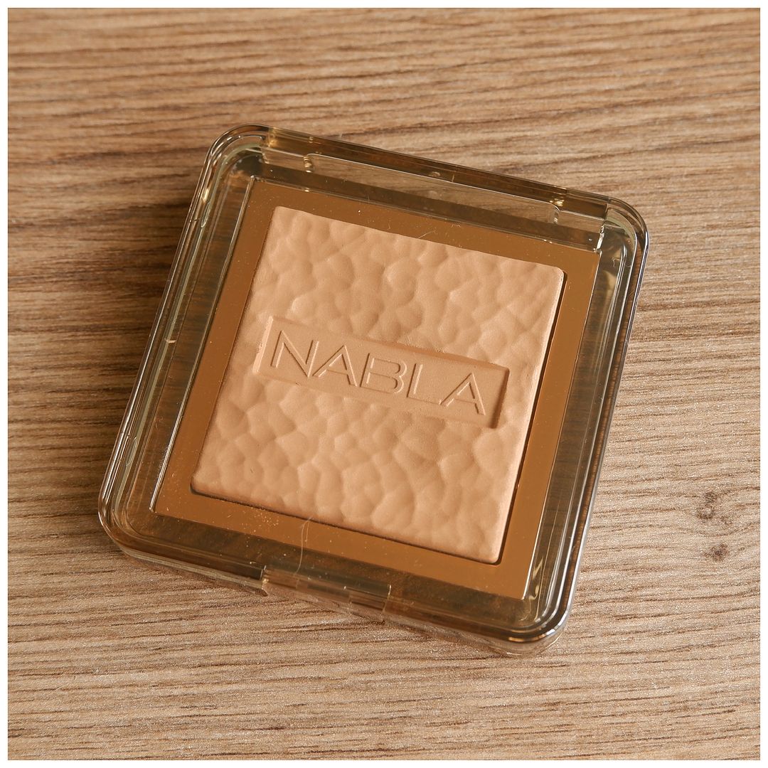 nabla skin glazing bronzing bronzer review swatch makeup look application ambra fair skin nabla skin glazing bronzing bronzer review swatch makeup look application ambra fair skin