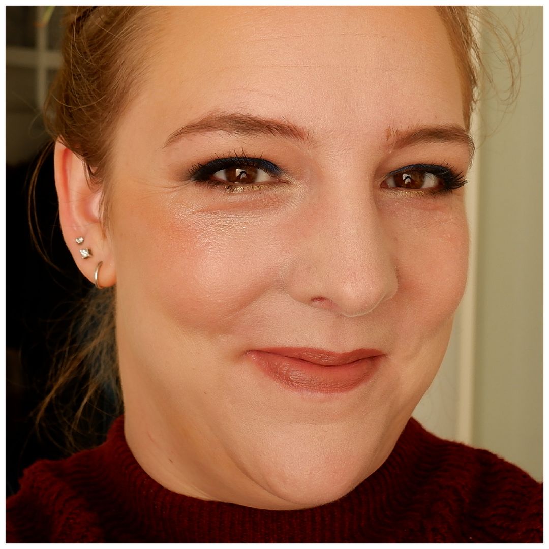 nabla skin glazing bronzing bronzer review swatch makeup look application ambra fair skin nabla skin glazing bronzing bronzer review swatch makeup look application ambra fair skin