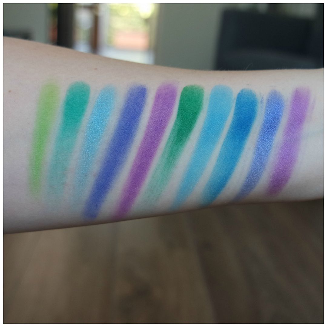 sample beauty hydrographic eyeshadow palette review swatch makeup look 2 looks 1 palette fair skin sample beauty hydrographic eyeshadow palette review swatch makeup look 2 looks 1 palette fair skin