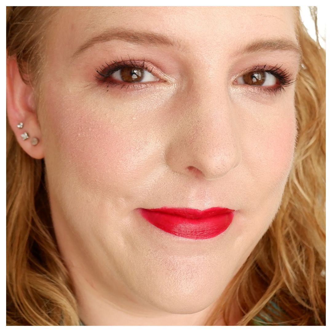 superdrug studio london face gloss u dew u highlighter review swatch makeup look application drugstore fair skin  superdrug studio london face gloss u dew u highlighter review swatch makeup look application drugstore fair skin