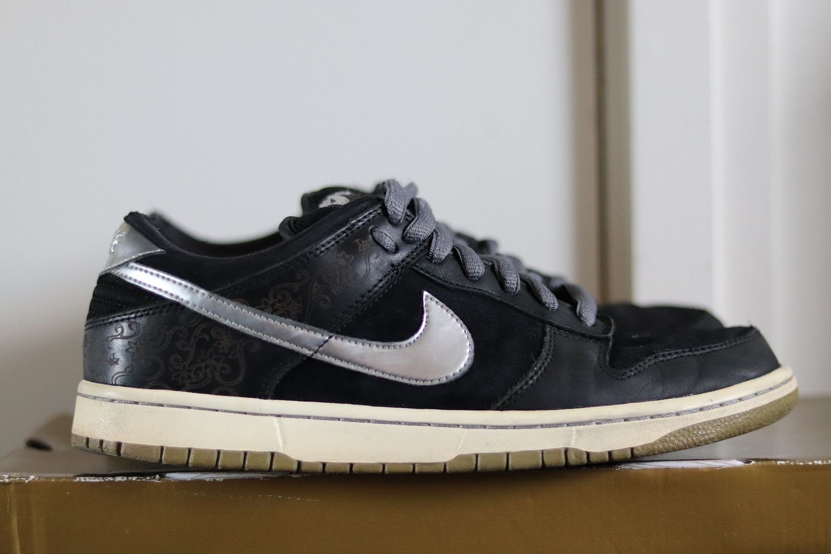 nike sb dunk low pro takashi