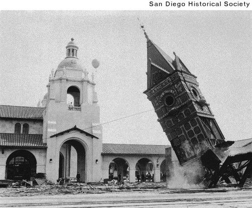 old Santa Fe Depot San Diego being demolished, 1915
