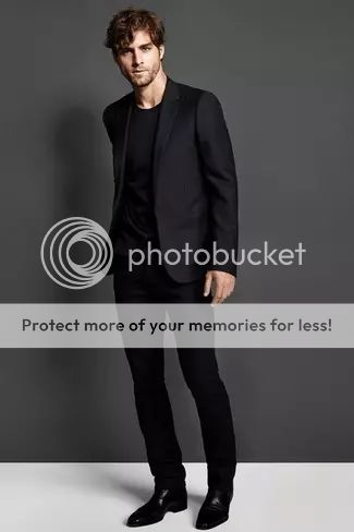 https://hosting.photobucket.com/images/uu141/fiamayta/black-suit-black-crew-neck-t-shirt-black-leather-oxford-shoes-large-16380.webp