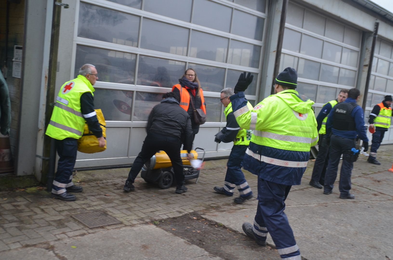 Ghlin : execice commun Police et Croix Rouge (1/12/2022 + photos) Xavier_(315)