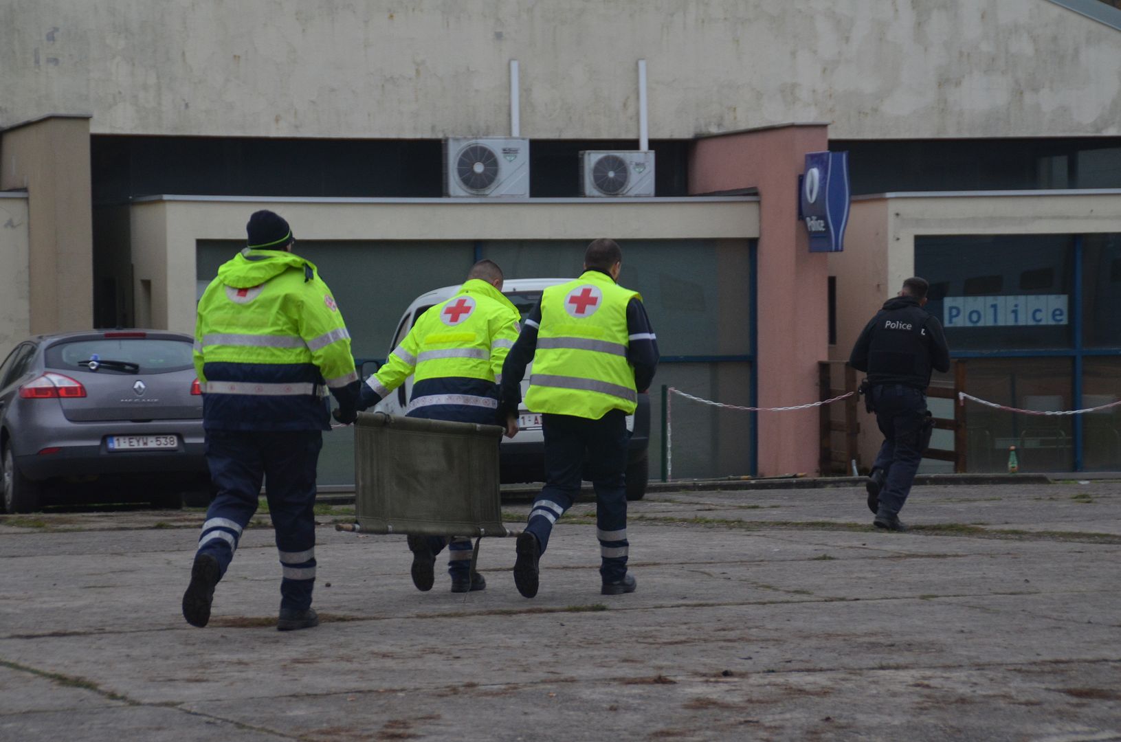 Ghlin : execice commun Police et Croix Rouge (1/12/2022 + photos) Xavier_(388)