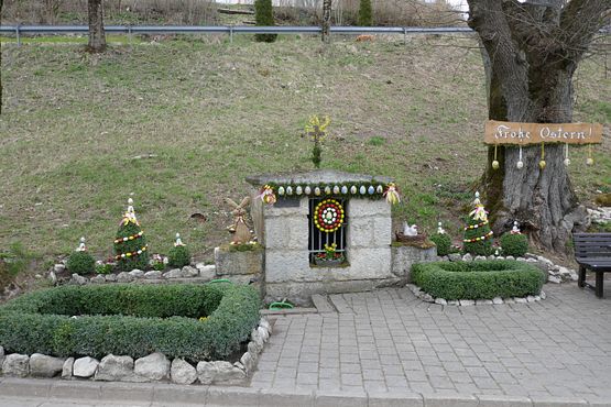 2021_0402Osterbrunnen0030