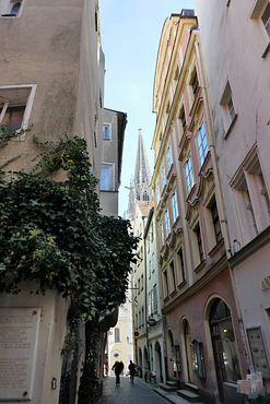 Regensburger Gasse 2