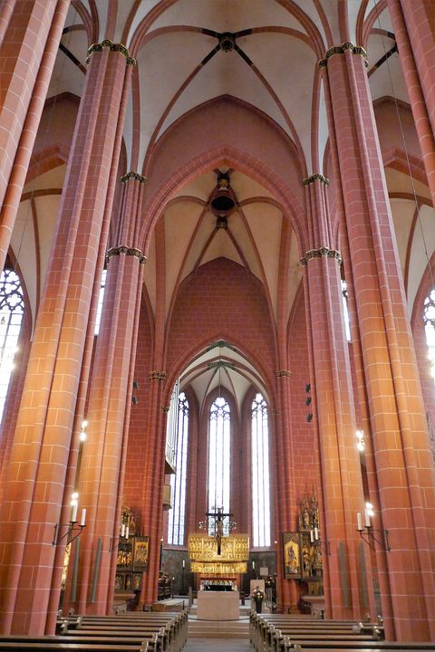 Dom längs - Altar